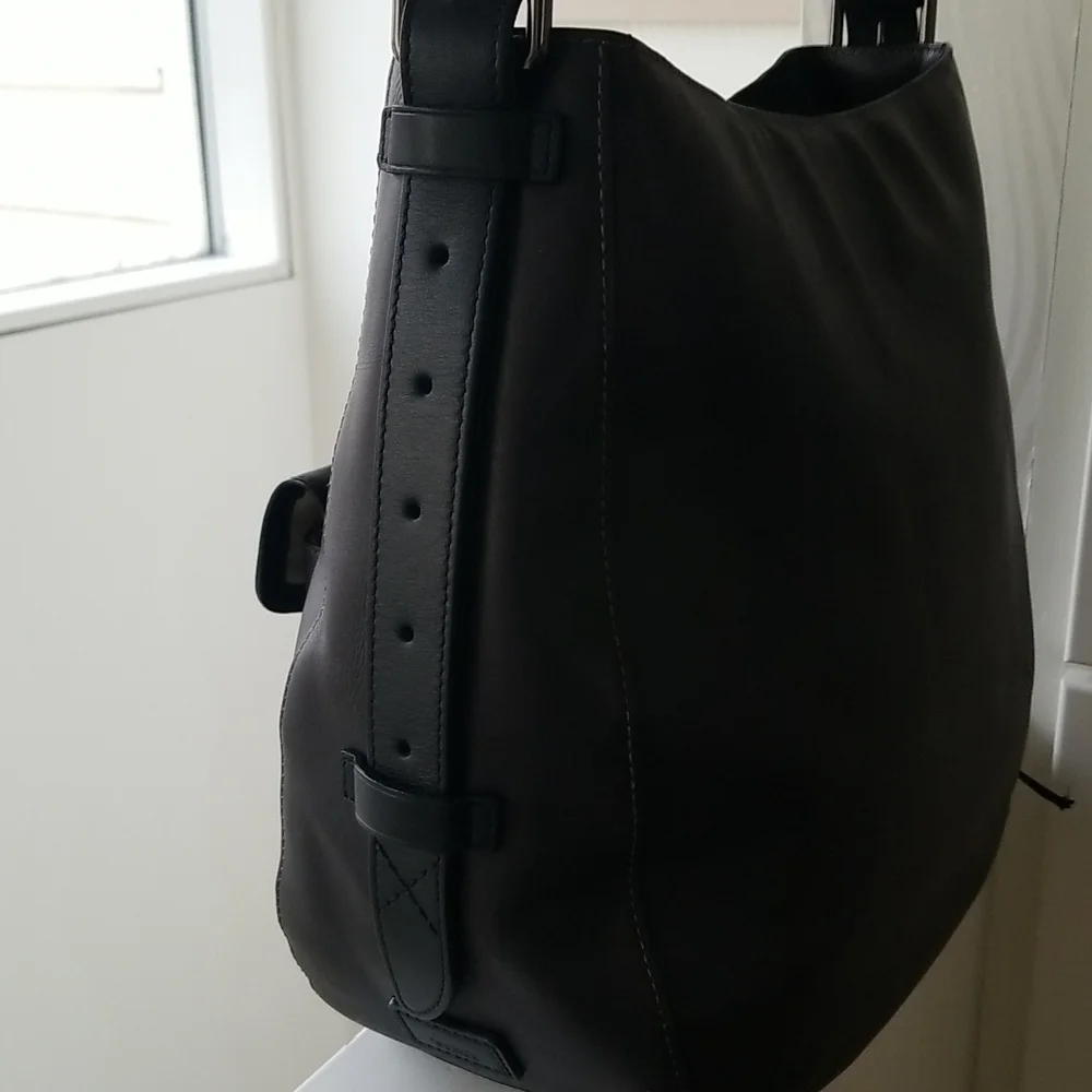 Tumi Santa Monica Mabery Boho Leather Convertible Hobo Shoulder/Crossbod…